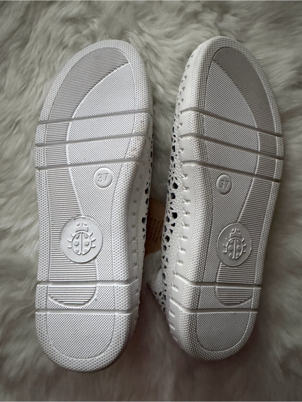 New! Yokono White Perforated Leather Slip-On Flats - Picture 4 of 4